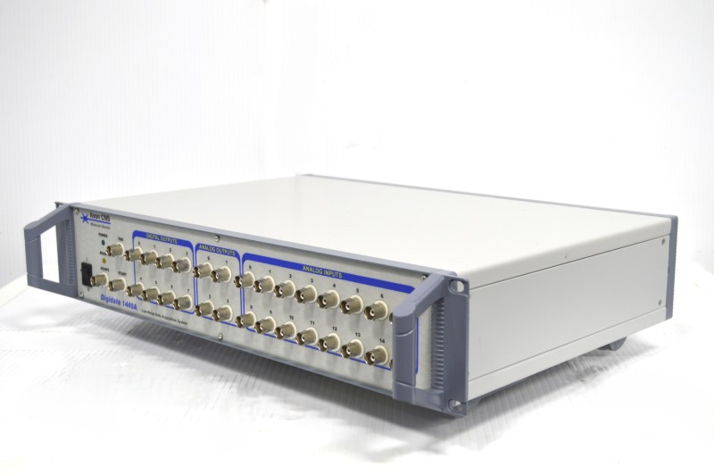 Axon MultiClamp 700A Patch Clamp Amplifier w/ two head stages
